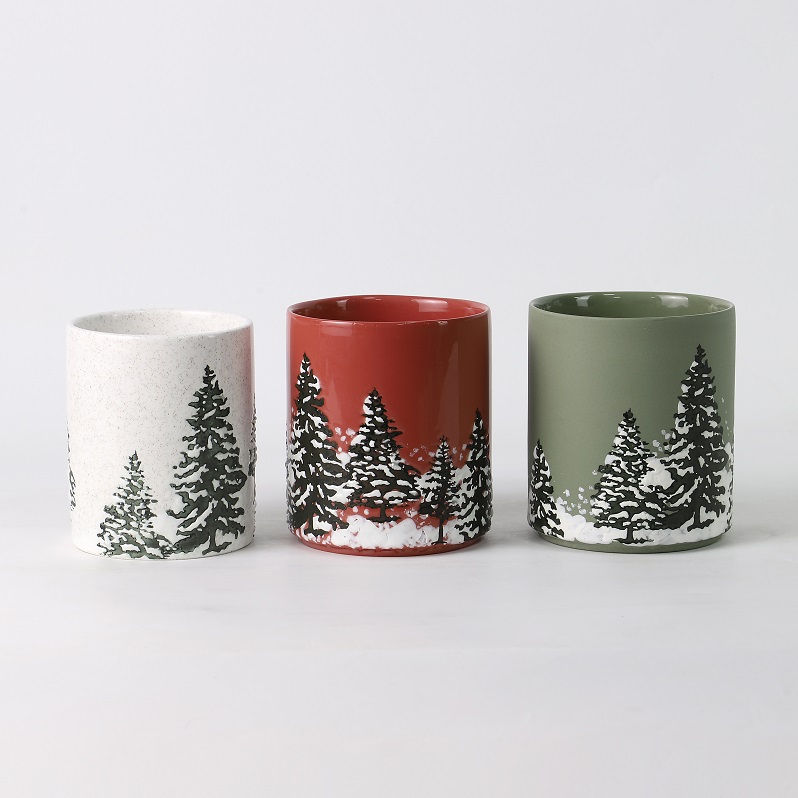 Handgeschilderde kandelaar met kerstdennen – Wie kan deze verrassing weerstaan ​​die winterromantiek op je pols brengt?