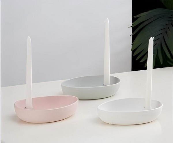 Gebruik je nog steeds gewone kandelaars? Probeer deze keramische kandelaar die modern design combineert met voortreffelijk handgemaakt vakmanschap om een ​​sfeer te creëren die u niet kunt nabootsen.