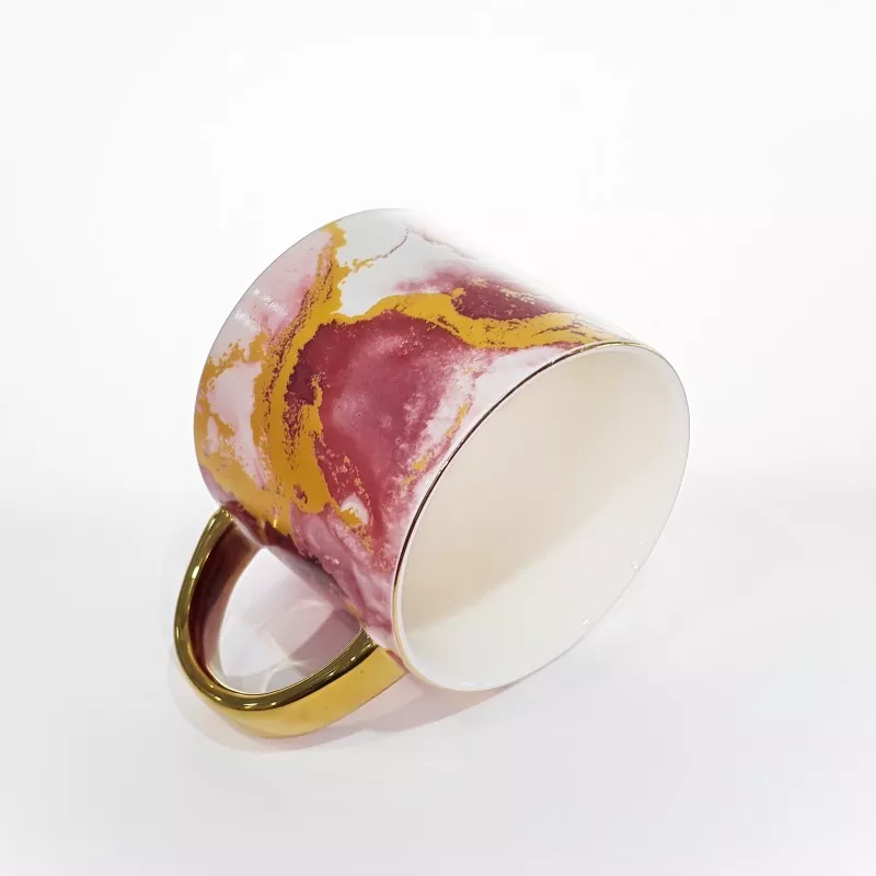 Elegante keramische mok met marmerpatroon