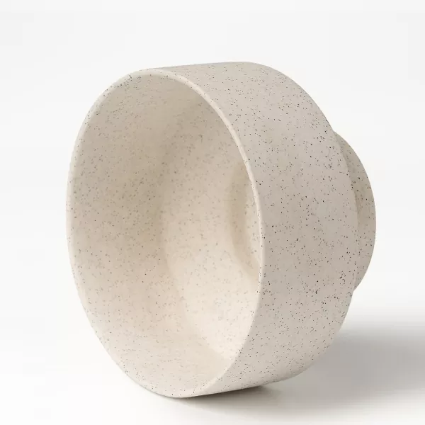 Wabi-sabi-stijl geometrische keramische kandelaars
